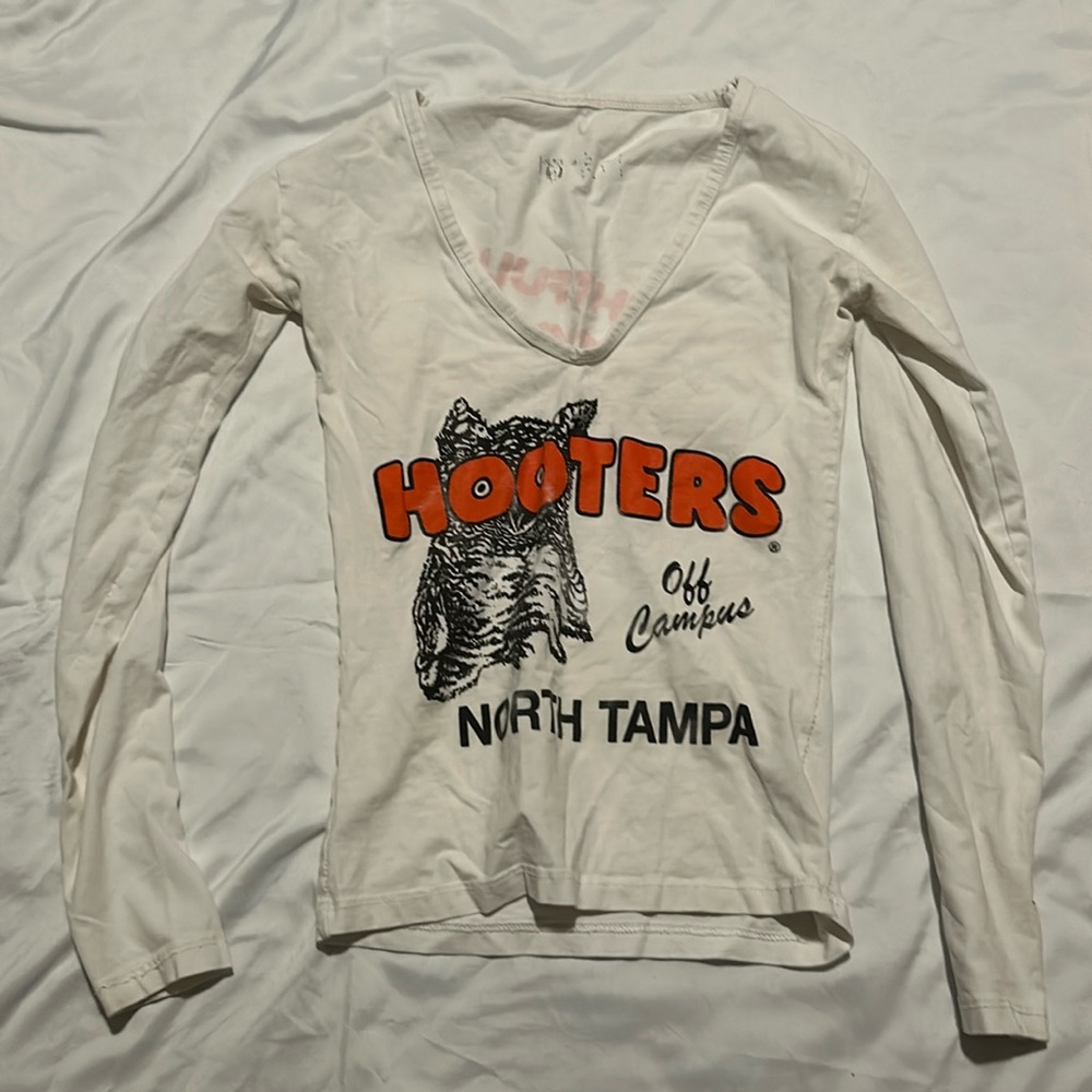 Hooters Shirt